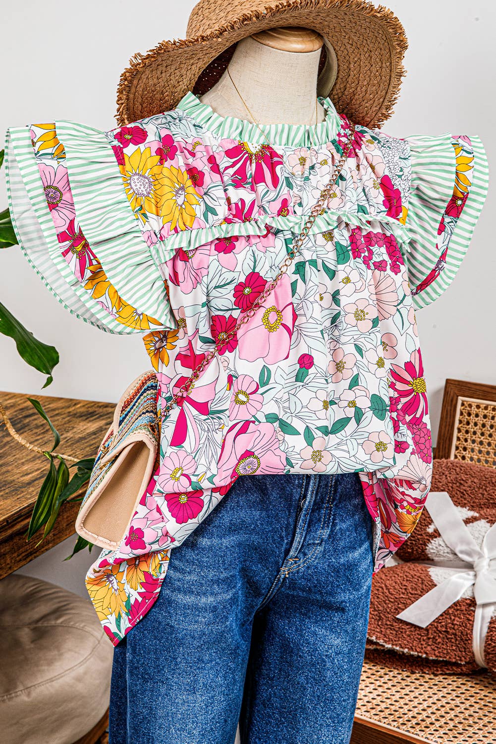 Fashion Floral Contrast Ruffle Trim Short Sleeve Boho Blouse: As shown / Missy / L