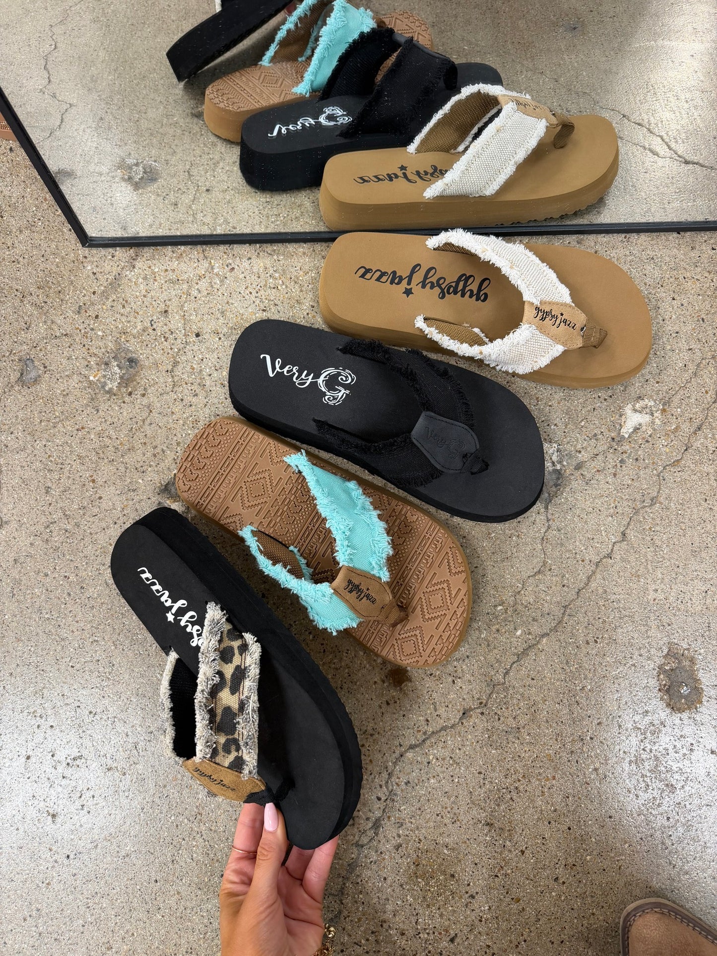 GJAZZ FLIP FLOPS