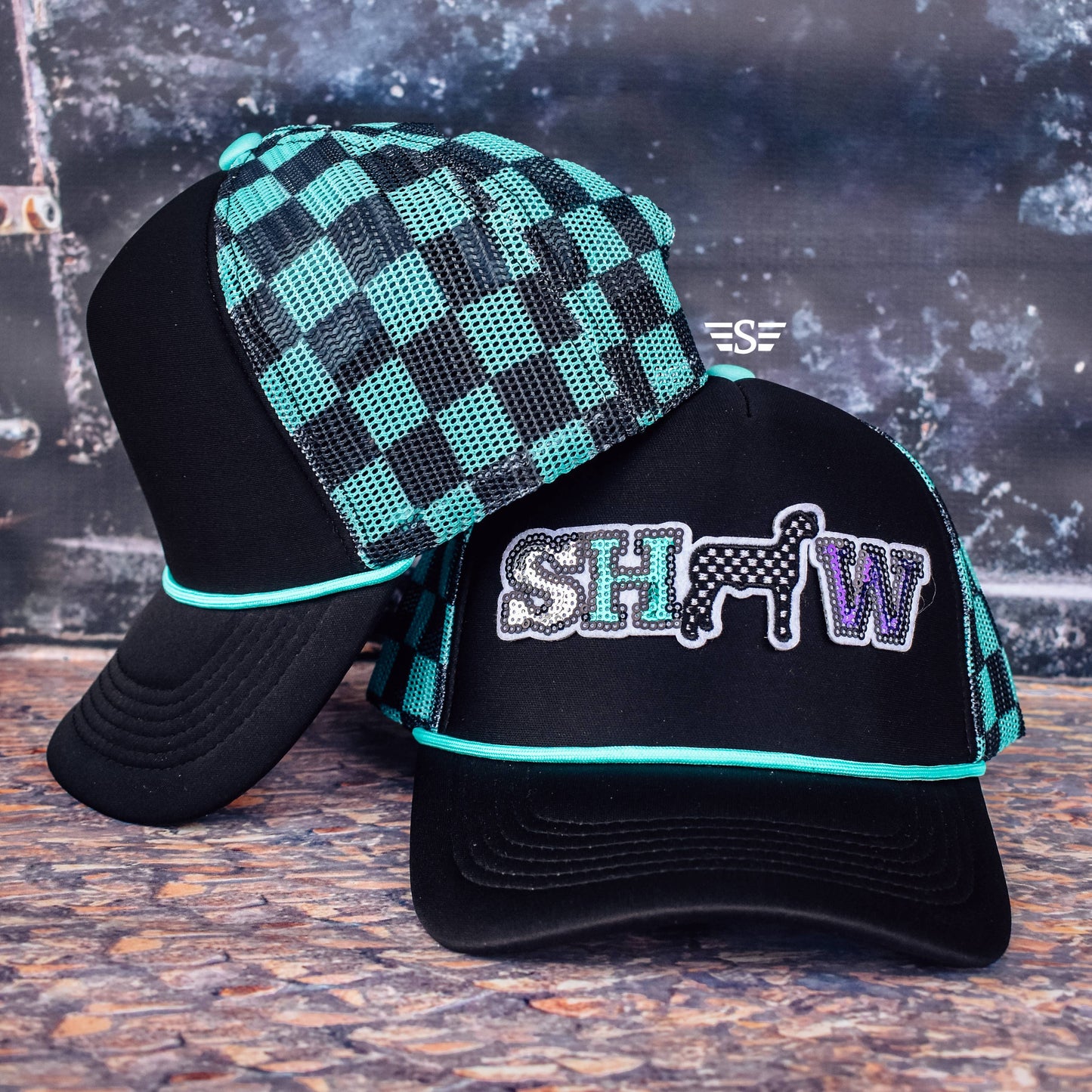 Show Animal Mesh Foam Trucker Hat: Purple/ White Check / Pig